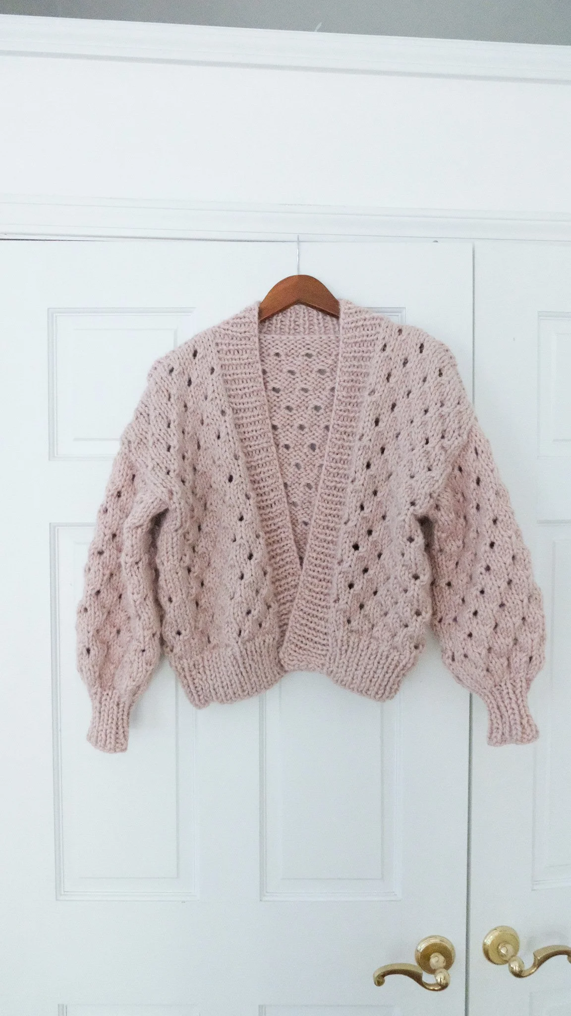 トップス EssentiabyHerlipto Eyelet Knit Cardigan Essentia］【5月上旬発送】Eyelet Knit Cardigan